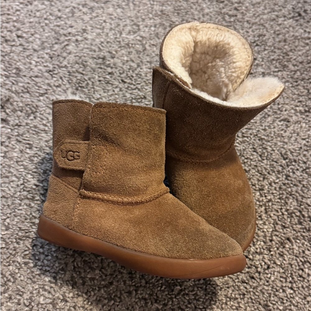 Toddler Uggs Sz 7